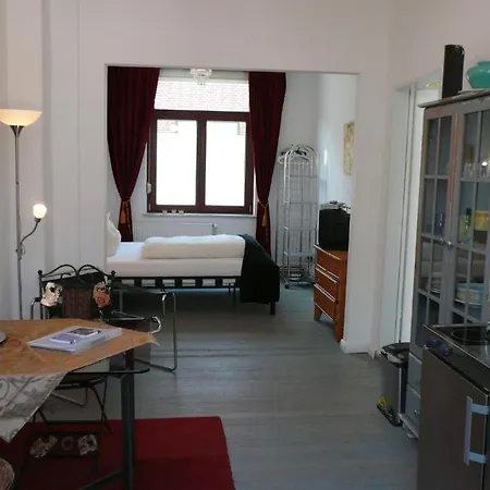 Der Kunstsalon شقة